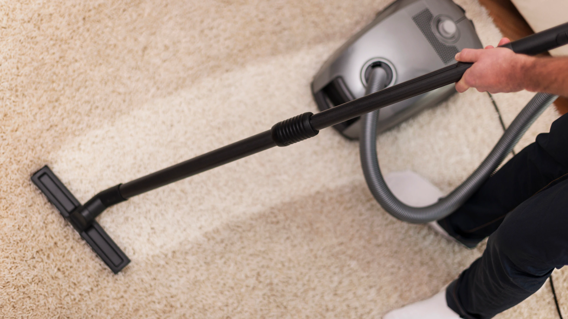 close up of vacuuming a carpet maricopa az